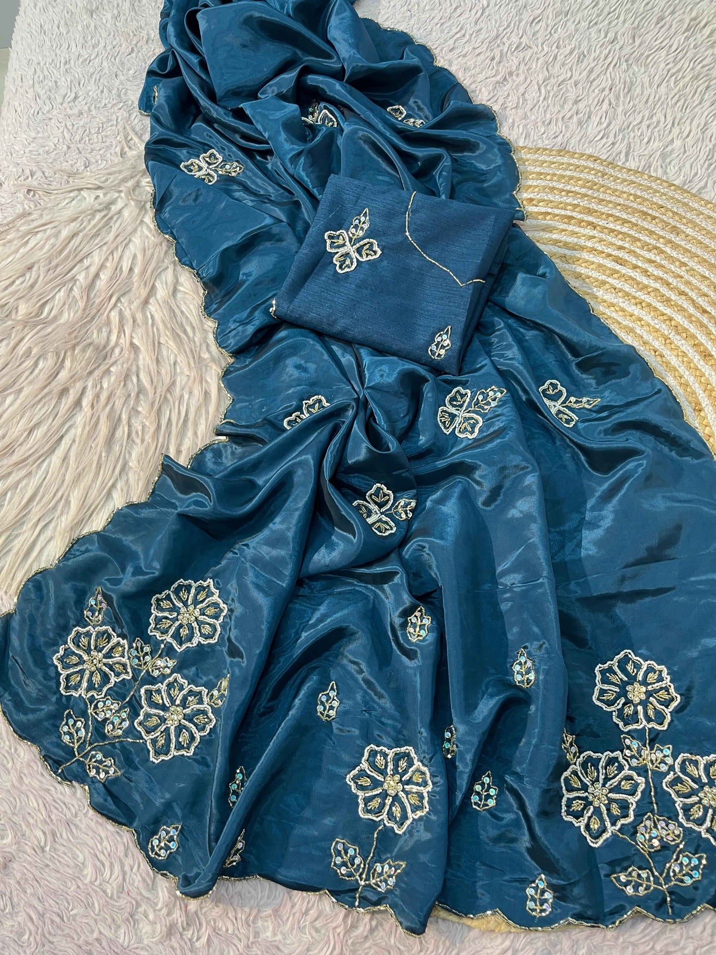 neelsundari khatli handcrafted silk saree - yooneck