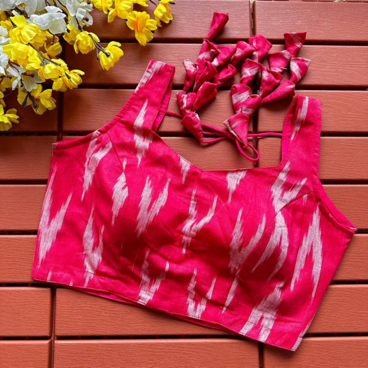 ईशानी फ्यूशिया इकत कॉटन ब्लाउज