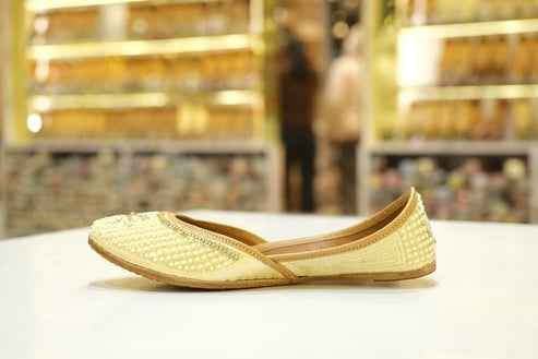 pearlora gold luxe bridal jutti - yooneck