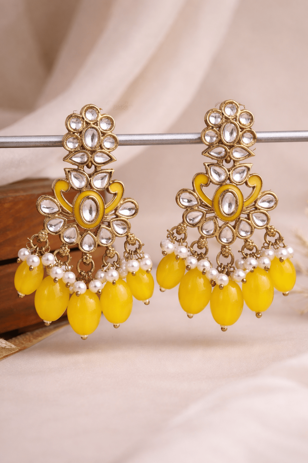 bhargavi kundan danglers - yooneck