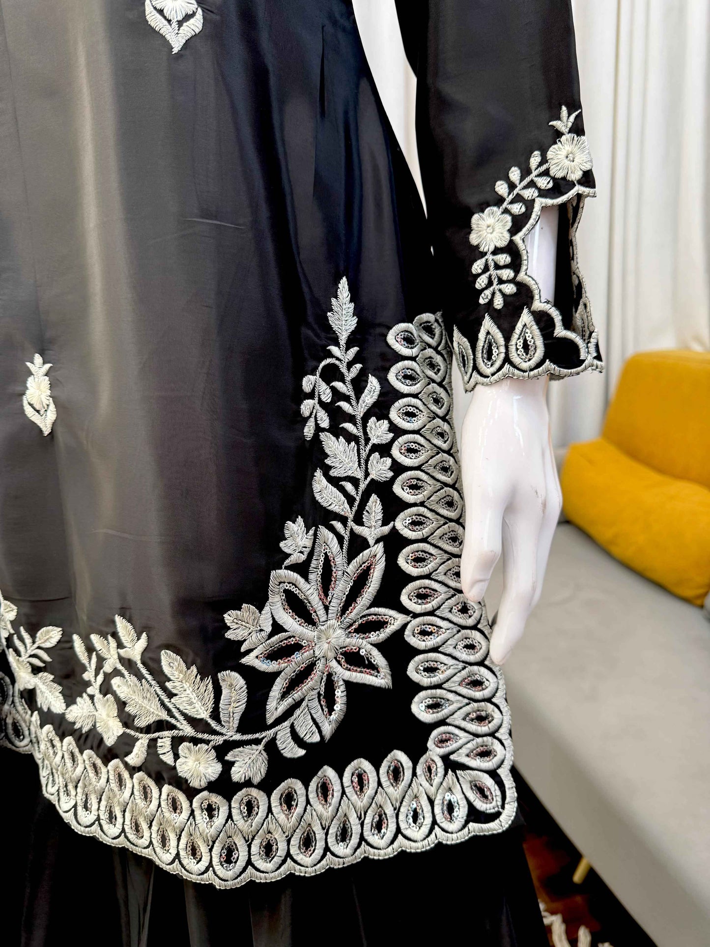noir pearl elegance crepe set - yooneck