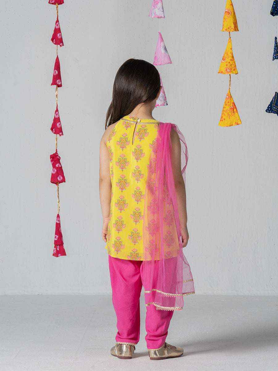 gulaabo charm yellow & pink patiala kurta set - yooneck