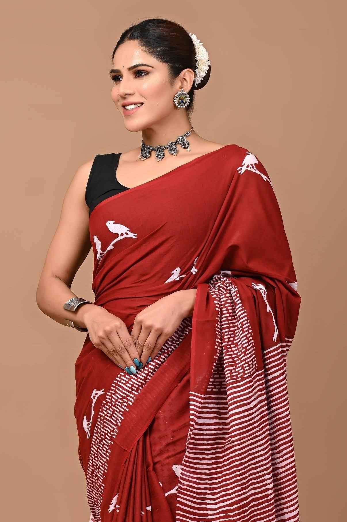 gulmohar grace maroon mulmul cotton saree - yooneck