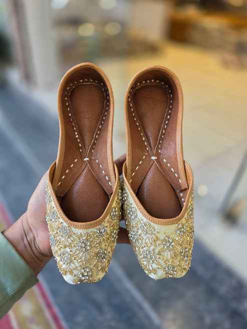 shehnoor crystal bloom bridal jutti - yooneck