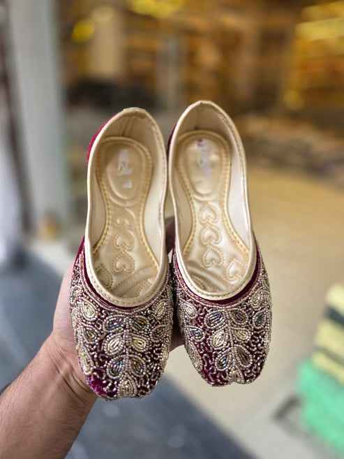 mehrnaz ruby embellished bridal jutti - yooneck