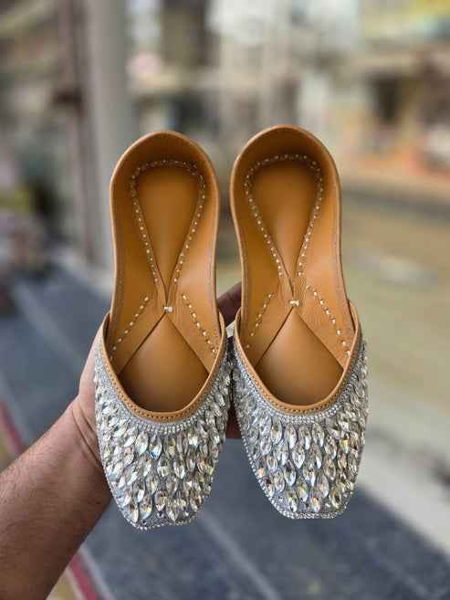 aafreen crystal luxe jutti - yooneck