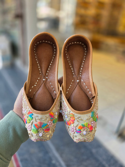 rangmor festive embroidered jutti