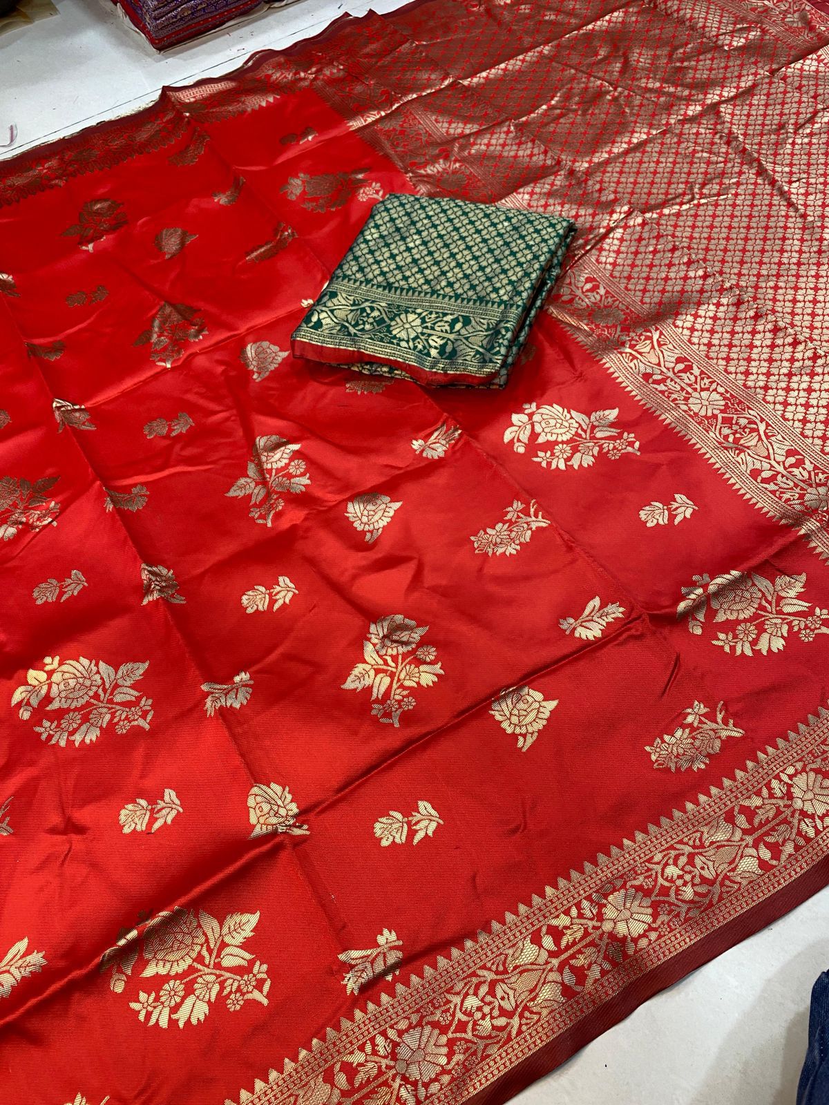 sindoori rang soft silk jacquard saree