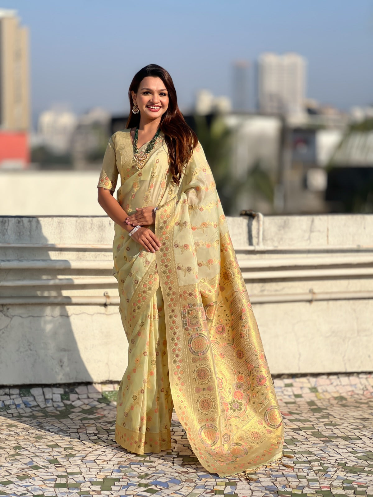 sunehri kanchan kora silk zari woven saree