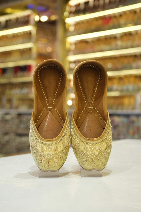 zohra lemon gold festive jutti