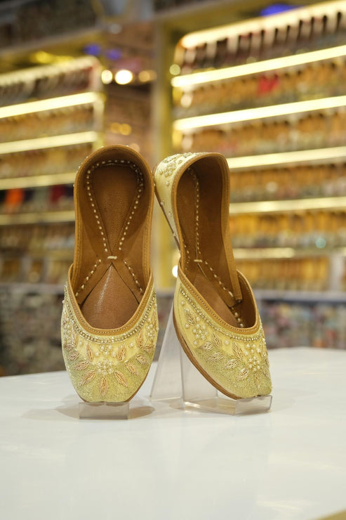 Zohra Lemon Gold Festive Jutti