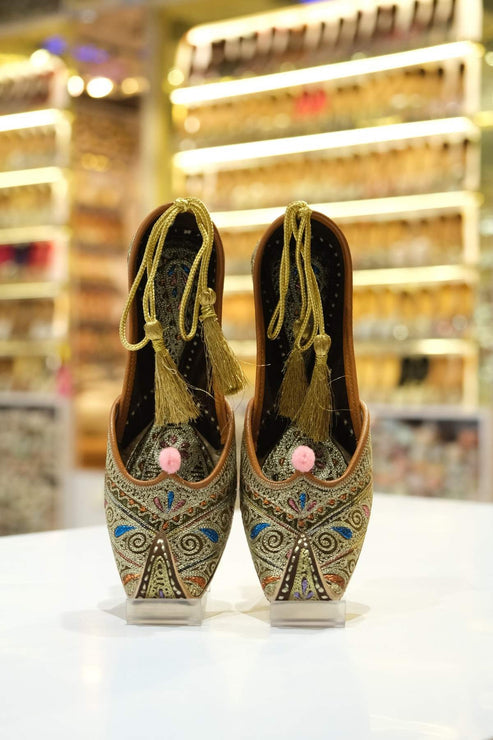 shehzaadi tie-up heritage jutti