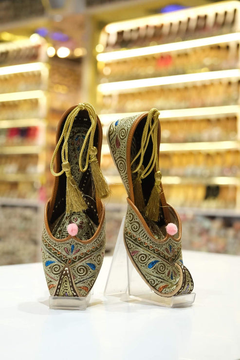 shehzaadi tie-up heritage jutti