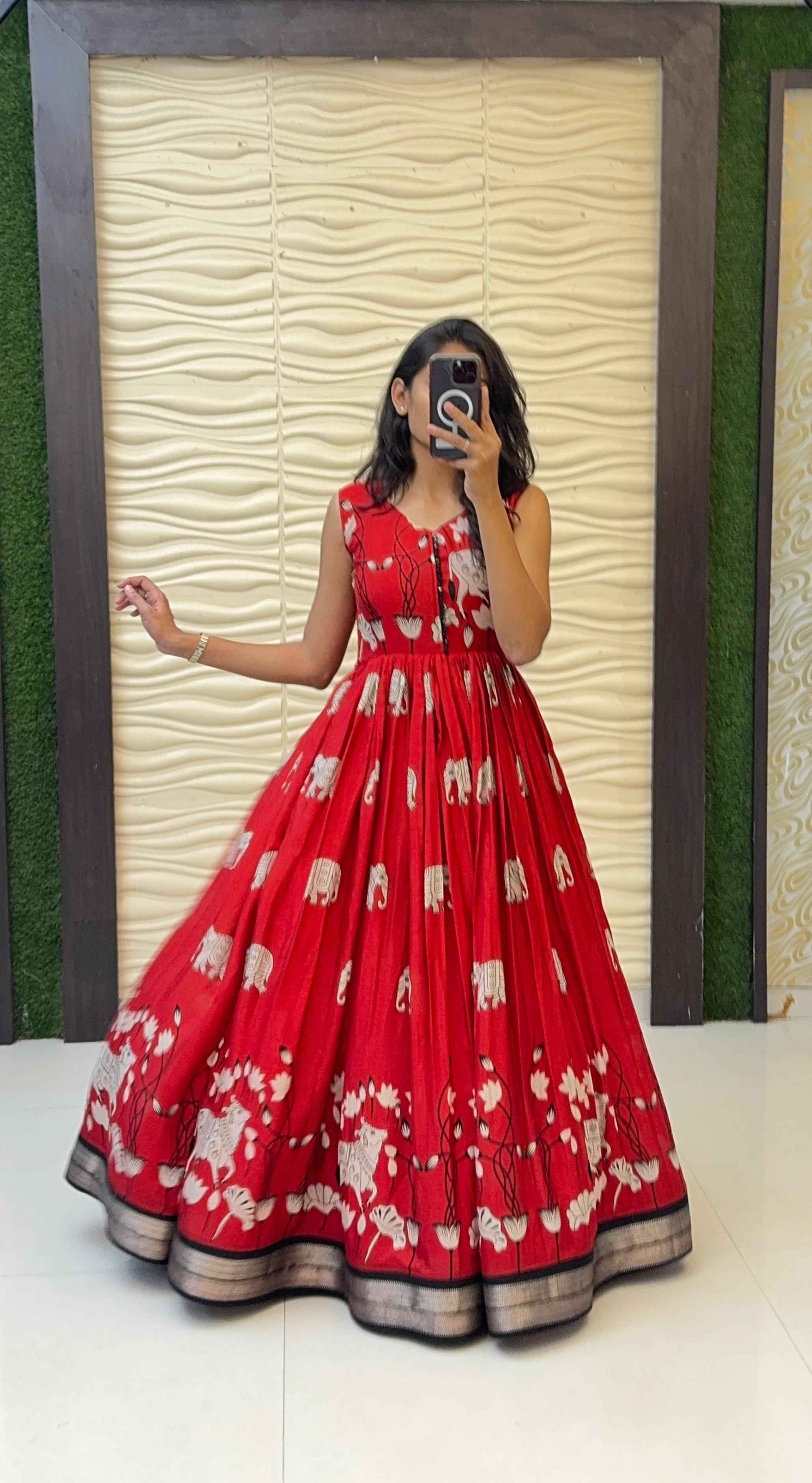 Aadhira Kalamkari Wedding Gown Set - Yooneck