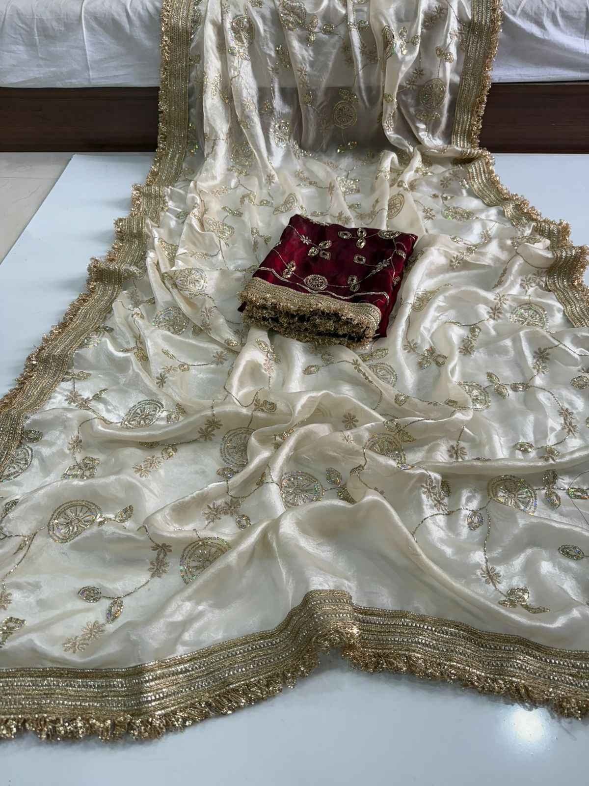 madhubala ivory saree with stitched blouse - yooneck