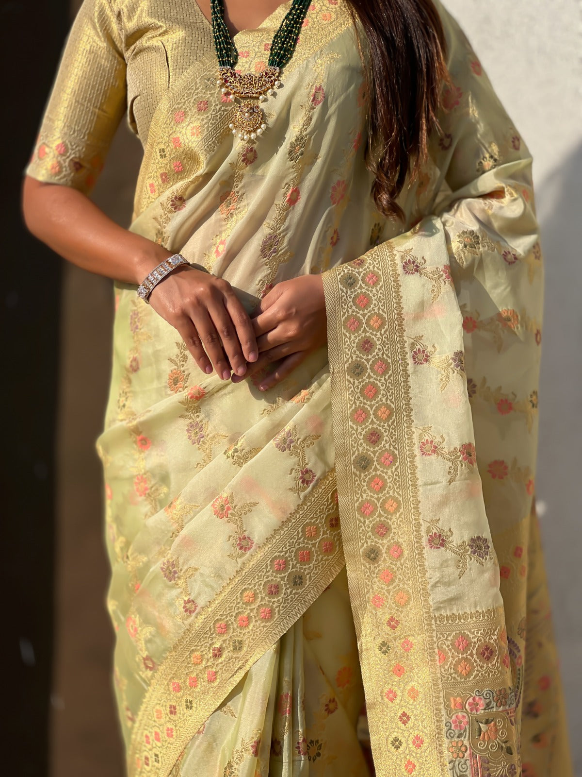 sunehri kanchan kora silk zari woven saree