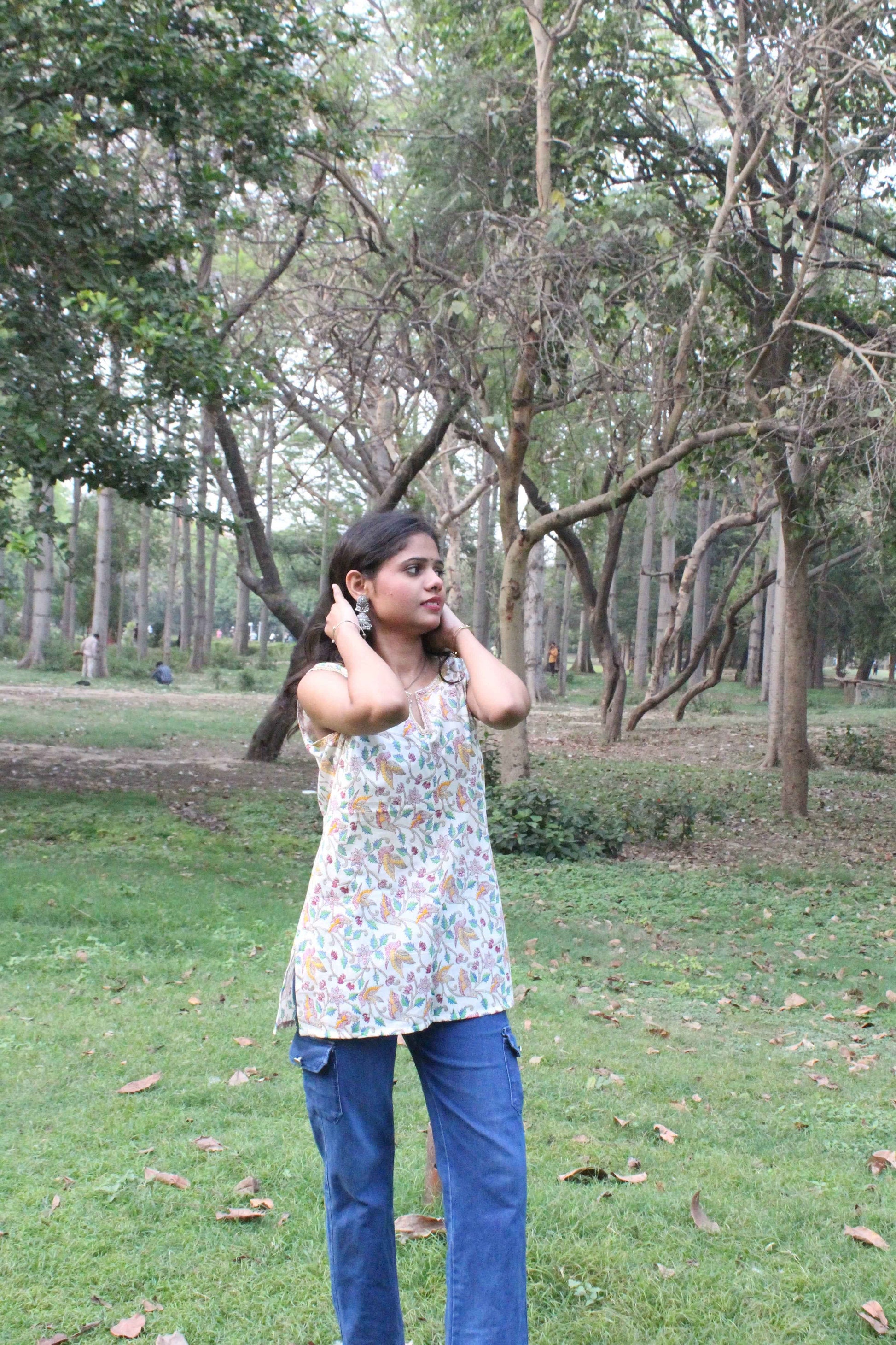 Birdsong Garden Sleeveless Kurti - Yooneck