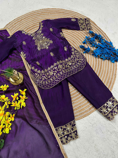 Bulbul Embroidered Silk Suit Set - Yooneck