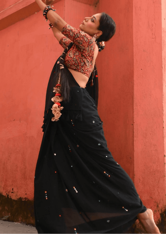 Charulata Noir Pure Mul Cotton Mirrorwork Saree - Yooneck