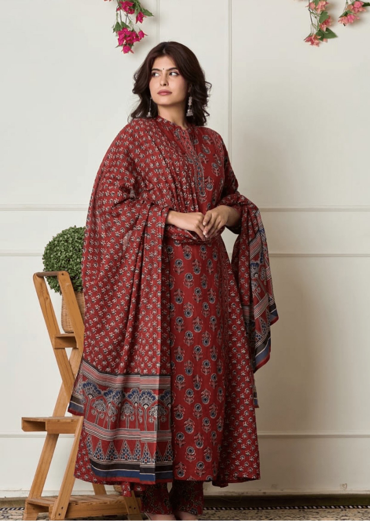 Dreamy Movie Set Flair Cotton Printed Suit Set - Yooneck
