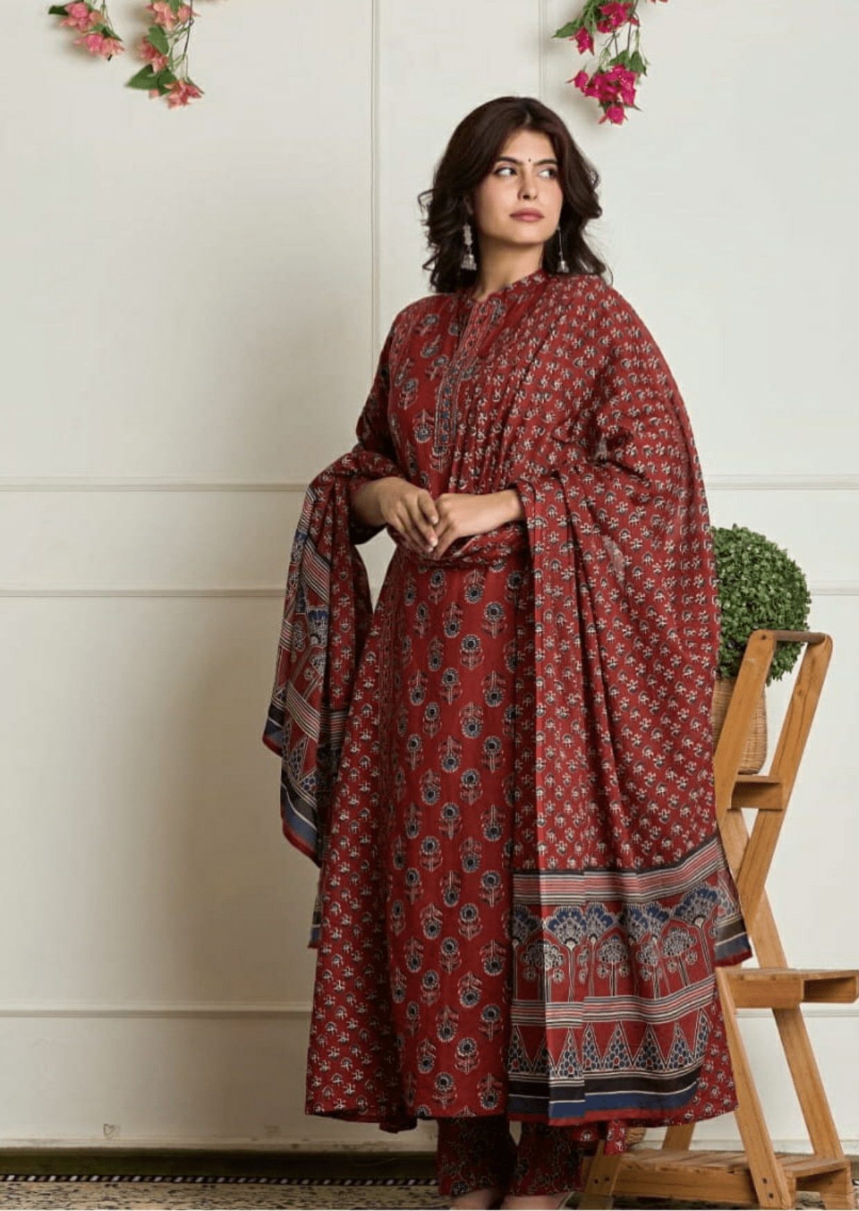 Dreamy Movie Set Flair Cotton Printed Suit Set - Yooneck