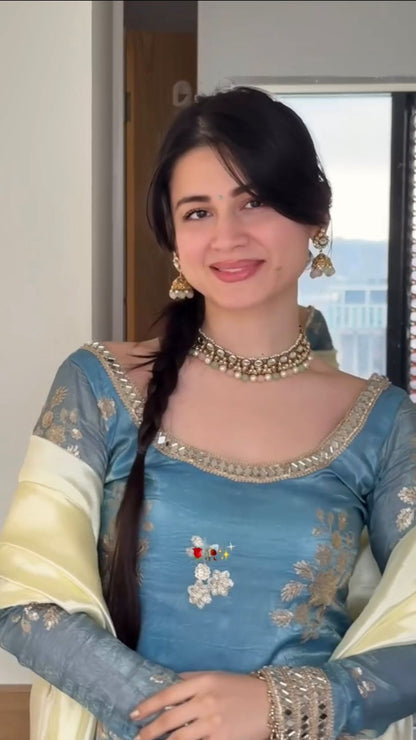 Noor-e-Aab Fendy Silk Mirror Set