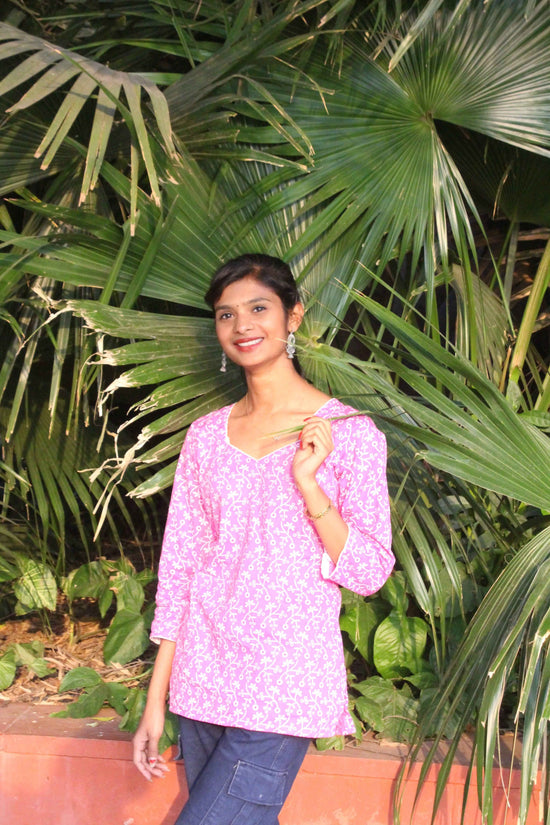 Gulbahar Pink Kurti - Stylish Printed Cotton Kurti for Everyday Wear - Yooneck