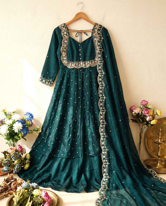 Gulrukh Zariya Vichitra Silk Skirt & Cape Set - Yooneck