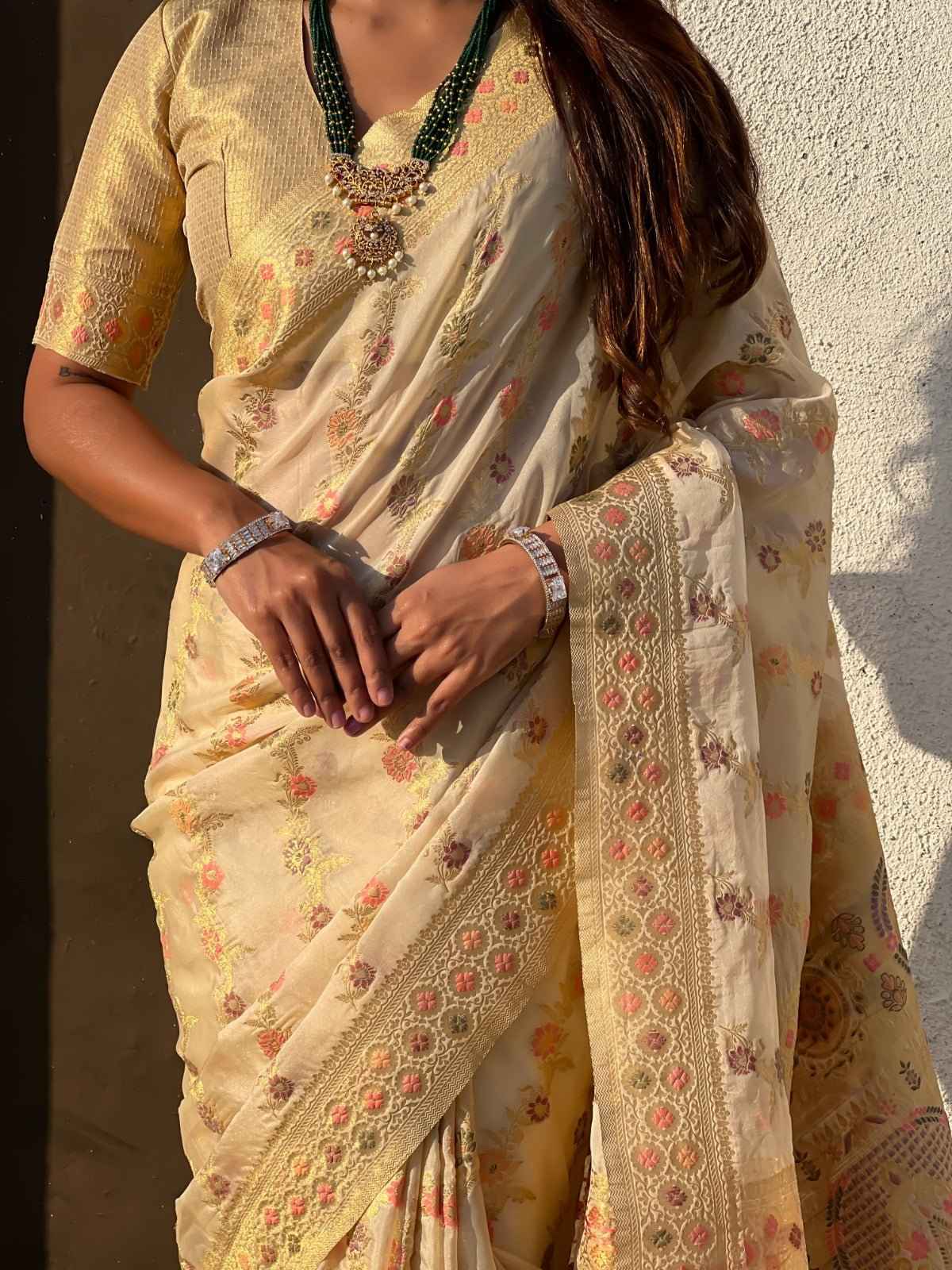 Ivory Kanchan Kora Silk Zari Woven Saree - Yooneck