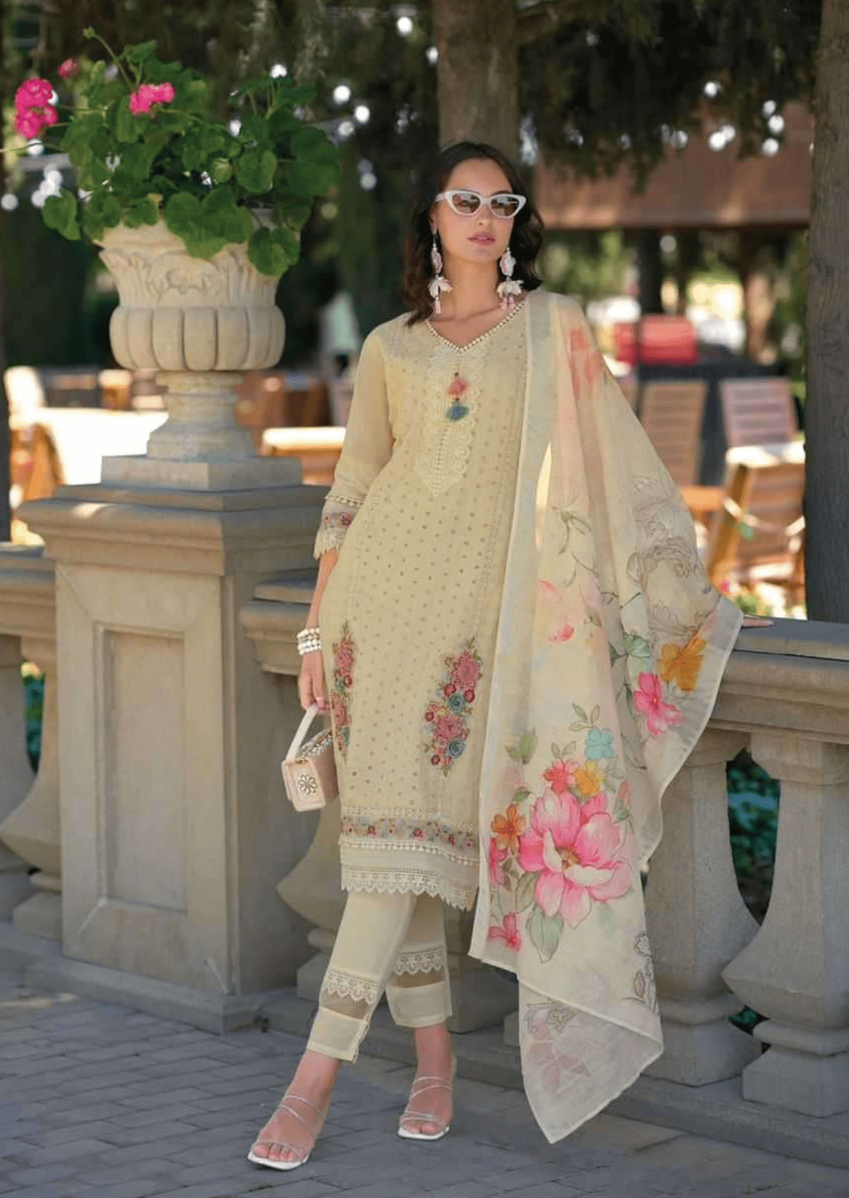 Narmeen Ivory Elegance Embroidered Lawn Suit - Yooneck
