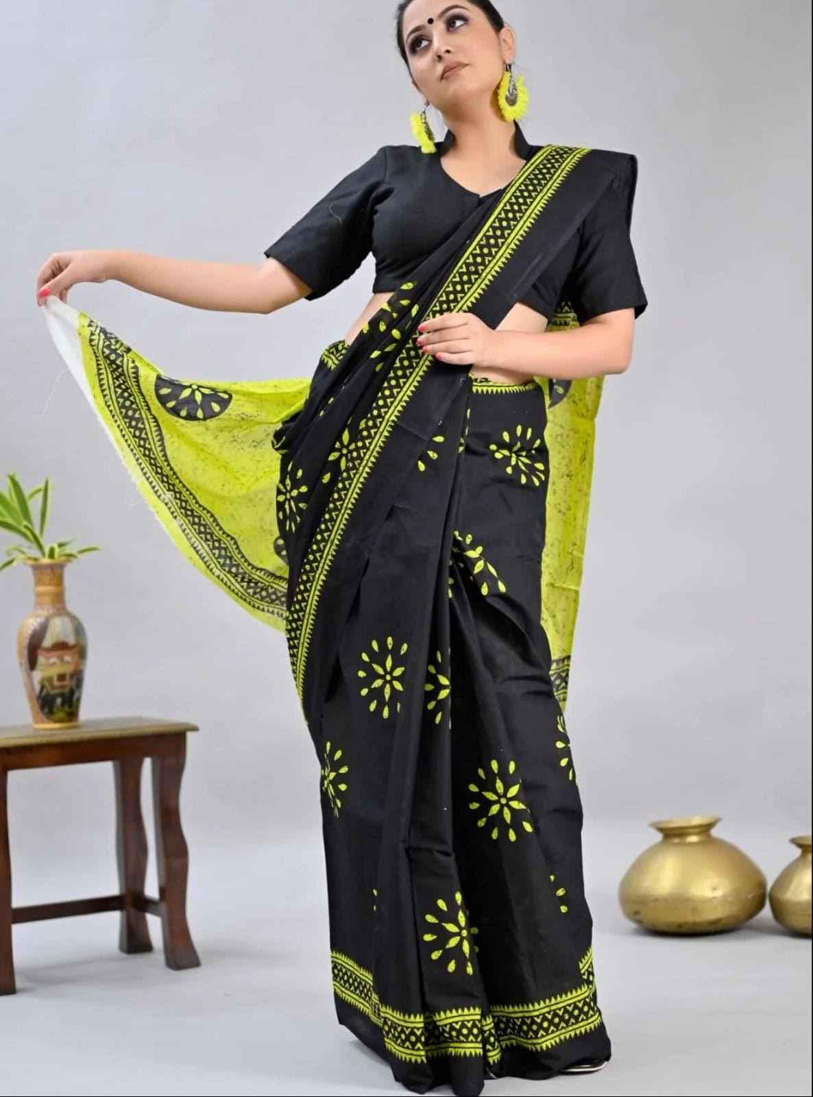 Noor Black Mulmul Cotton Saree - Yooneck