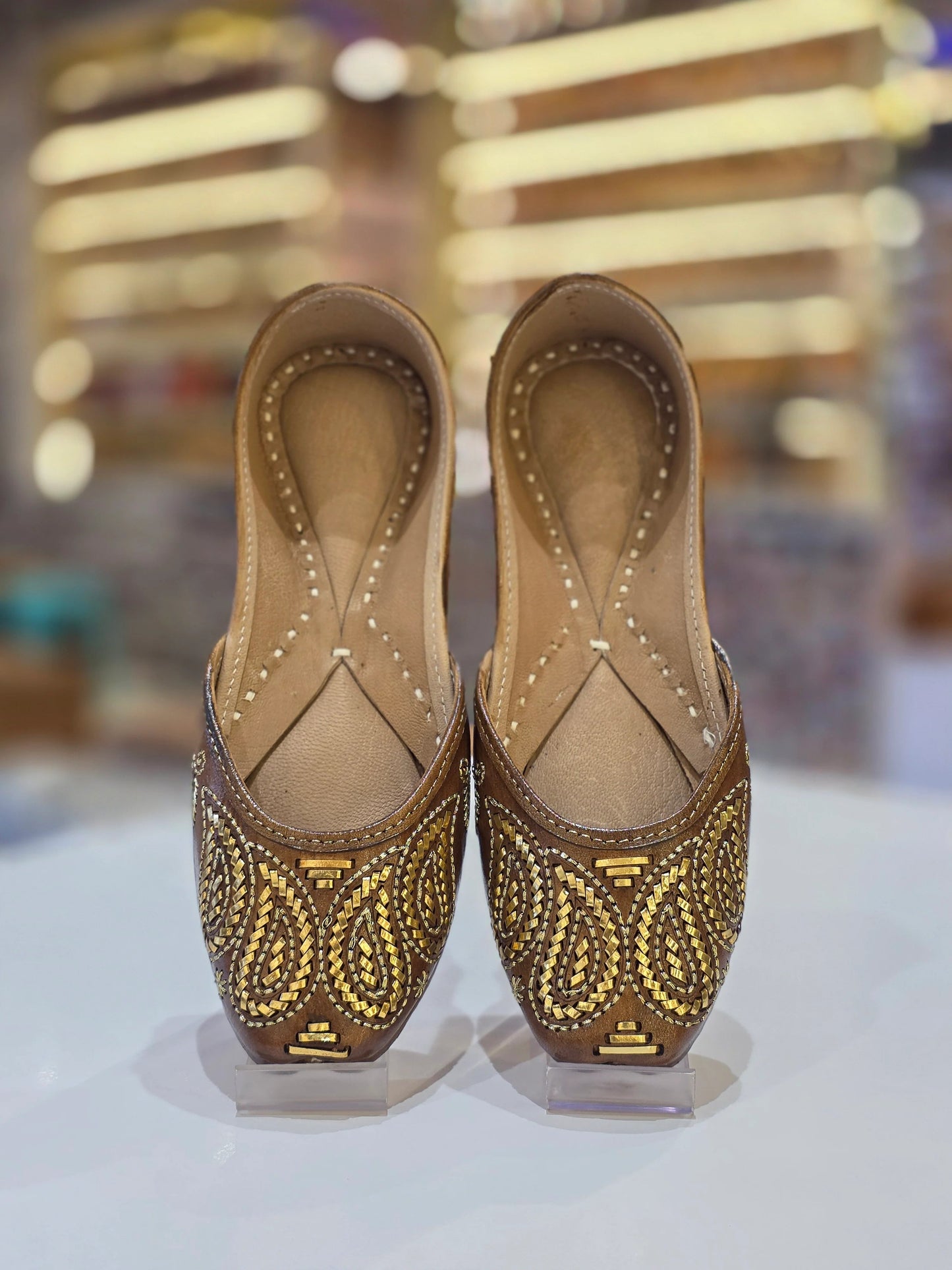 noorjaal hand - embroidered leather jutti - yooneck