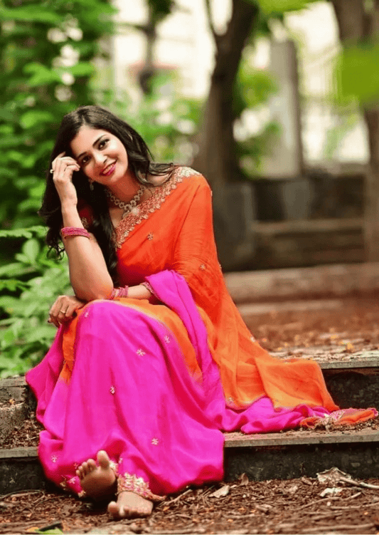 Noorvi Golden Zari Chinon Saree - Yooneck