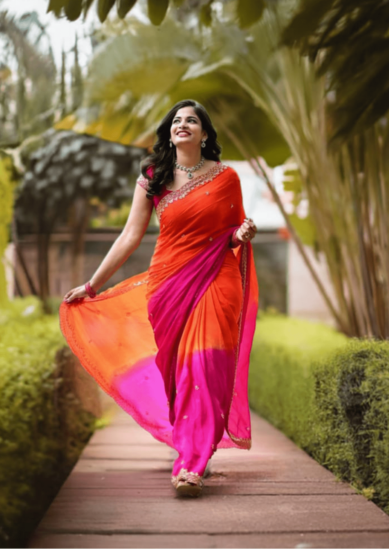 noorvi golden zari chinon saree - yooneck