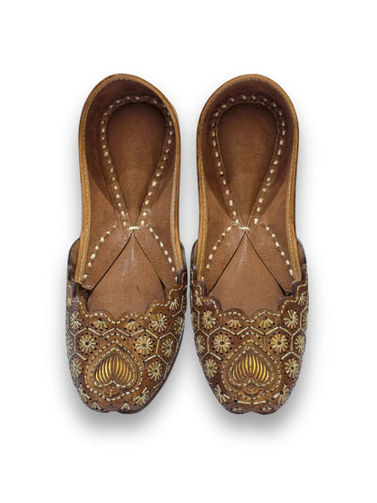 Pushpa Hand - Carved Leather Jutti - Yooneck