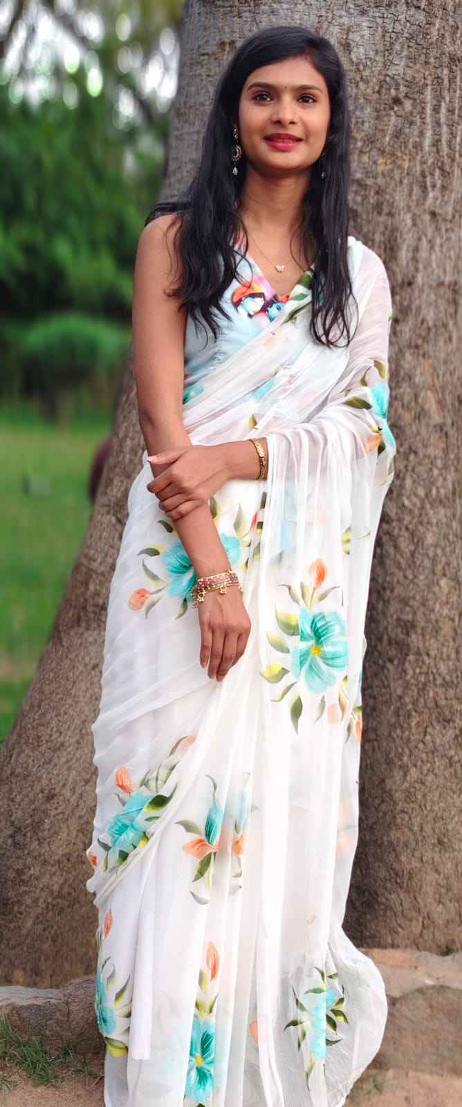 pushpika handpainted chiffon saree - yooneck