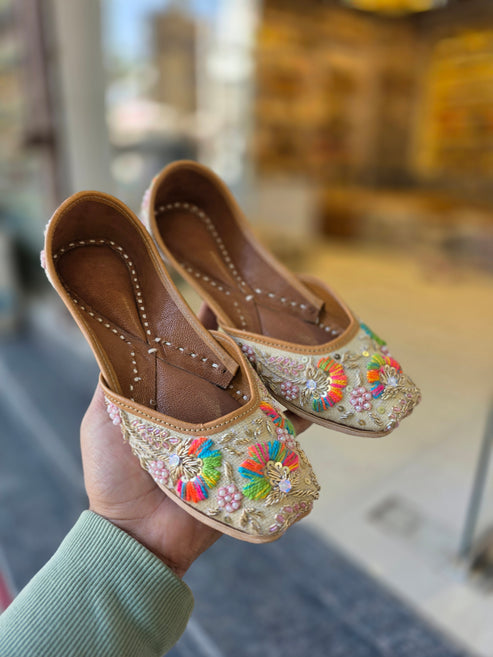 rangmor festive embroidered jutti