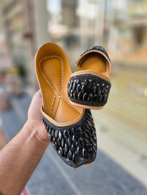 नोयर क्रिस्टल लक्स जूती