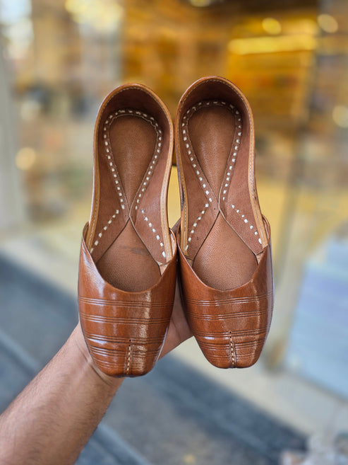 Aaryan Classic Brown Leather Jutti