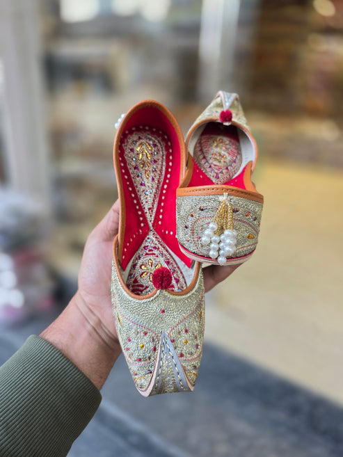 noorika pearl tassel festive jutti