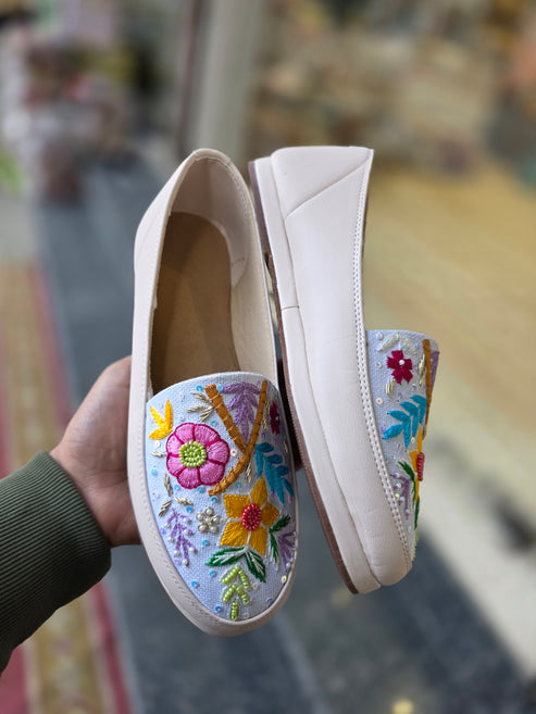Phoolrang Sky Embroidered Sneakers