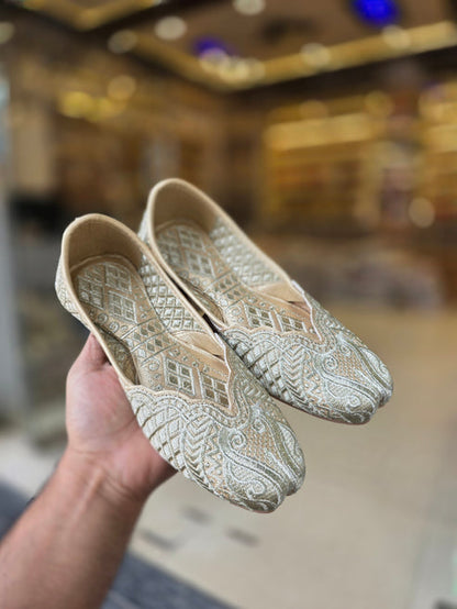 Aabroo Sage Zari Embroidered Jutti