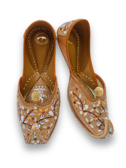 शैम्पेन गोल्ड क्रिस्टल जड़ित उत्सव जूती