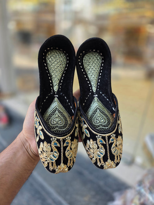 मोरबाग नोयर कढ़ाईदार जूती