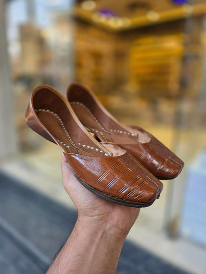 Aaryan Classic Brown Leather Jutti