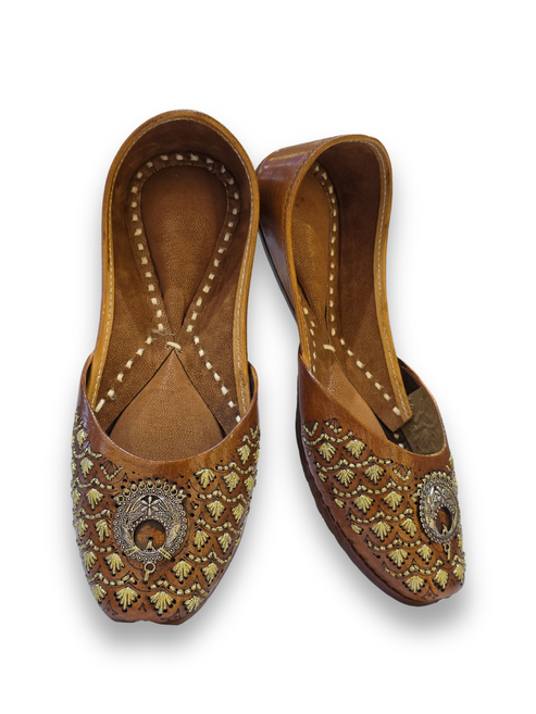 प्राचीन टैन मोटिफ अलंकृत रॉयल जूती