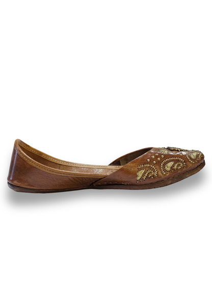 नूर-ए-ज़री हस्तनिर्मित भूरी जूती