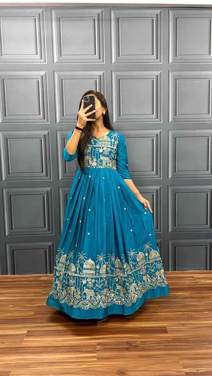 Saanvi Teal Heritage Gown - Yooneck