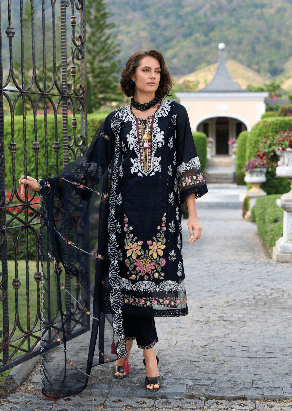 Zahra Noir Luxe Cotton Embroidered Suit Set - Yooneck