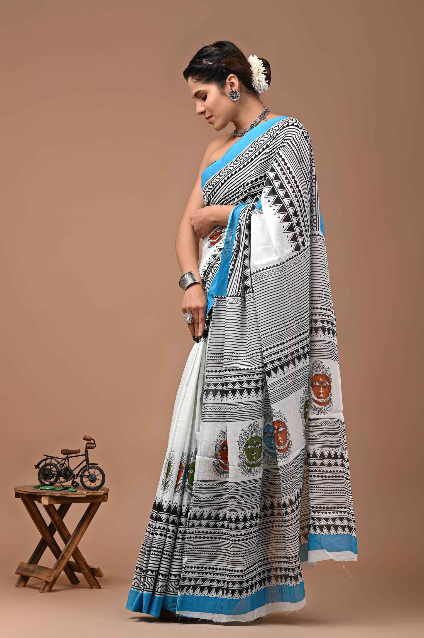 zen sutra buddha print mulmul cotton saree - yooneck